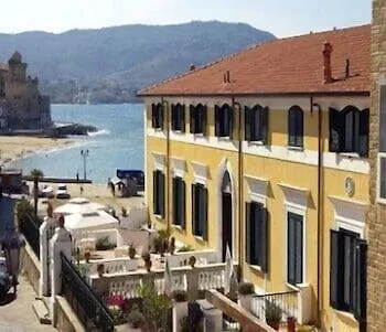 Sirio Hotel 4*