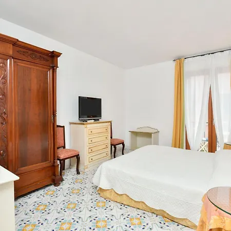Sirio 4*